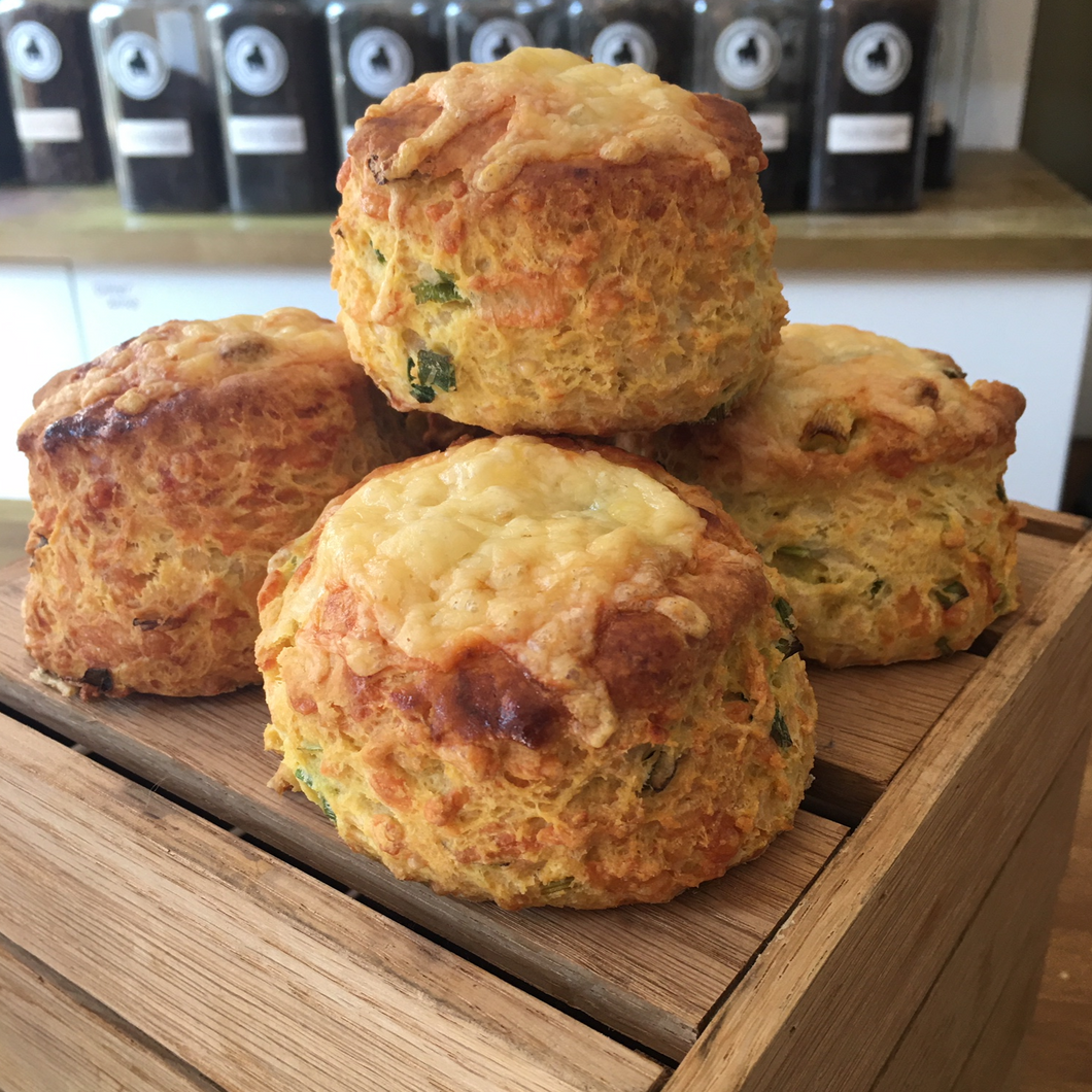 Mature cheddar cheese & spring onion scone